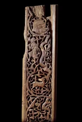 Arte orientale: pannello di legno intagliato. XIII secolo. Dettaglio. Parigi, Museo del Louvre