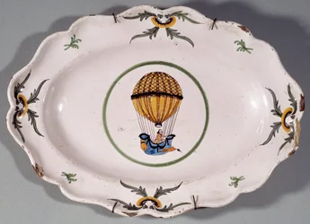 Piatto in maiolica decorata con la rappresentazione di un