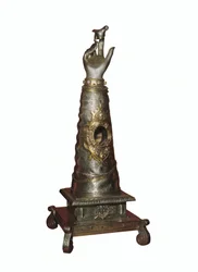 Reliquiario del braccio destro di Suor Santa Scolastica (480-543), fondatrice dell