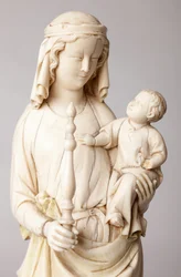 Statua. Madonna con Bambino. Dono di Mgr Cantineau, decano del capitolo della cattedrale. Avorio. XIII secolo. (dettaglio)
