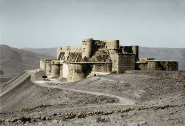 Il Krak dei Cavalieri castello fortificato risalente al periodo delle Crociate situato nella Siria occidentale, nel 1930