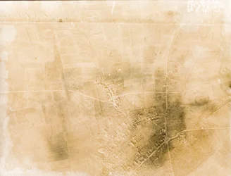 Fotografie di ricognizione aerea britannica che registrano le posizioni delle trincee sul Fronte Occidentale durante la Prima Guerra Mondiale