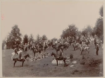 Cavalieri britannici e indiani a una riunione della Ootacamund Hunt