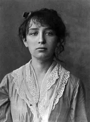 La scultrice francese Camille Claudel (1864-1943) qui nel 1884