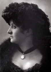 Ritratto di Pauline Patry (Jeanne Cécile Pesty) (1856-?) attrice francese della fine del XIX secolo
