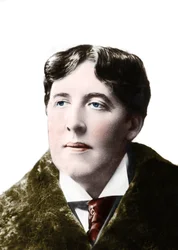 Ritratto dello scrittore Oscar Wilde intorno al 1900. Fotografia del XIX secolo