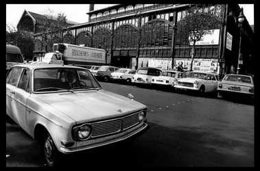 Les halles di Parigi poco prima della demolizione di agosto 1971 (foto in bianco e nero)