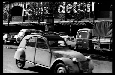 Les halles di Parigi poco prima della demolizione di agosto 1971 (foto in bianco e nero)
