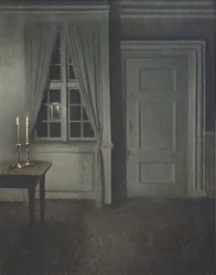 Interno con due candele