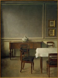 Interno con zuppiera di porcellana