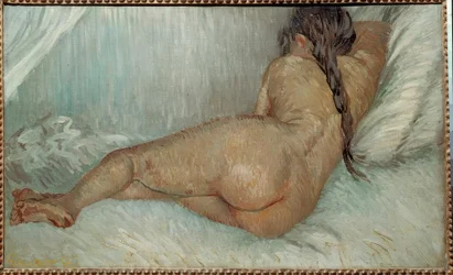 Nudo femminile di schiena