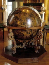 Il globo celeste di Coronelli sul meridiano di Gatellier. Questo globo fu realizzato dal monaco francescano Vincenzo Coronelli (1650-1718). Institut de France, Parigi.