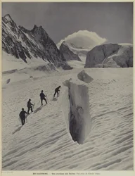 Una crepa sul Glacier Blanc nella regione del Delfinato delle Alpi francesi