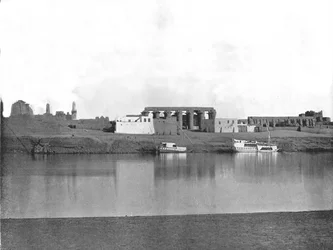 Luxor dal Nilo, Egitto, 1895