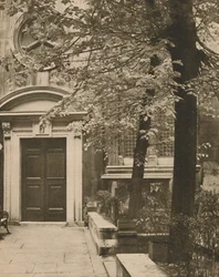 Porta Sud della Chiesa di Santa Maria Aldermanbury, c1935