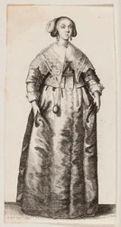 Donna con una boccetta di profumo appesa a una catenella