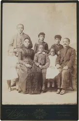 Ritratto di famiglia, c. 1890 (foto)