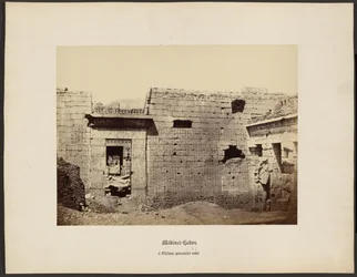 Medinet-Habou, a Tebe, prima corte
