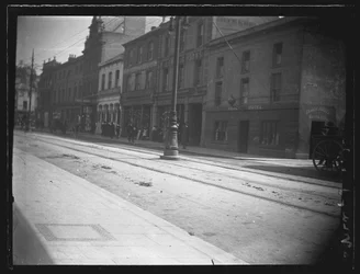 Castle Street, Cardiff, The Old Globe Inn, c. 1902
