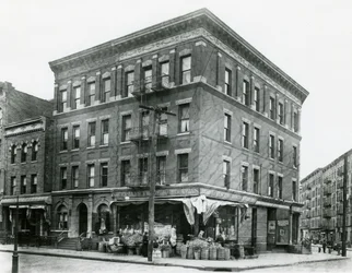 767 East 152nd Street, 7 dicembre 1915