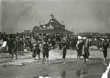 Scena di spiaggia, Coney Island, c.1910-21