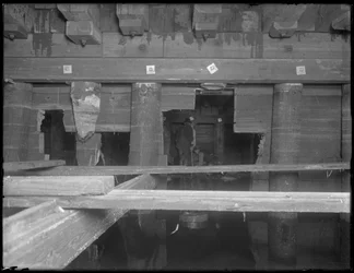 Uomini che lavorano nella fogna di W. 129th Street, New York, c.1911