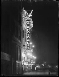 Il nuovo teatro Photoplay di 14th Street, New York City, 6 gennaio 1917