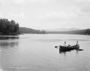 Montagne di Cold Brook dal ponte di Stato, Adirondack Mountains