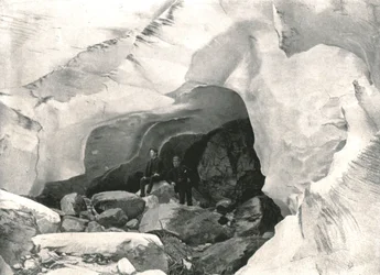 Le Montagne Rocciose: grotta di ghiaccio nel Grande Ghiacciaio, Monte Sir Donald, Canada, 1895