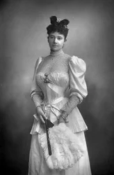Gertrude Elizabeth Blood, Lady Colin Campbell, giornalista e mondana