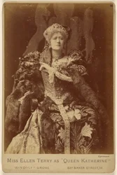 La signorina Ellen Terry nel ruolo della "Regina Katherine".