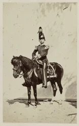 Giovane principe indiano a cavallo