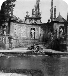 Fontana, Castello di Hellbrunn, Salisburgo, Austria, c1900
