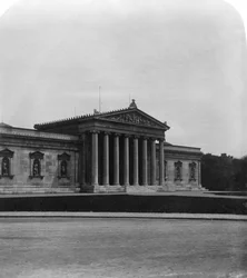 La Glyptothek, Monaco di Baviera, Germania, c1900