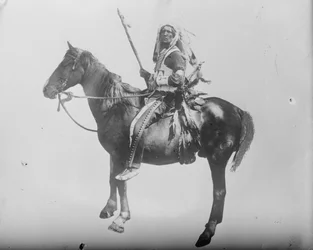 Capo Deep Sky, indiano, a cavallo, ca. 1900