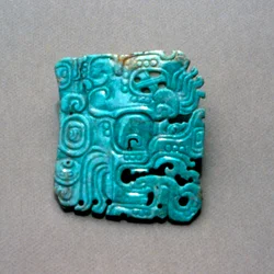 Incisione di Itzamna da una tomba a Topoxte, Peten, Guatemala, periodo classico, c.300-900 d.C.