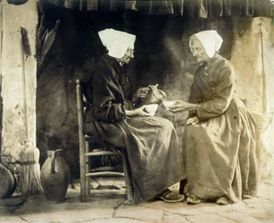 Donne che prendono il tè, circa 1900