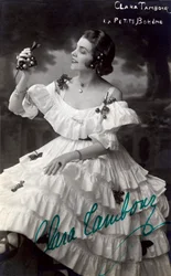Ritratto di Clara Drum nella commedia "Little Bohemia"